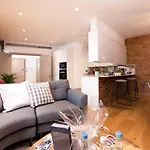 Amazing 2Bedrooms Apartments - Wells Mews
